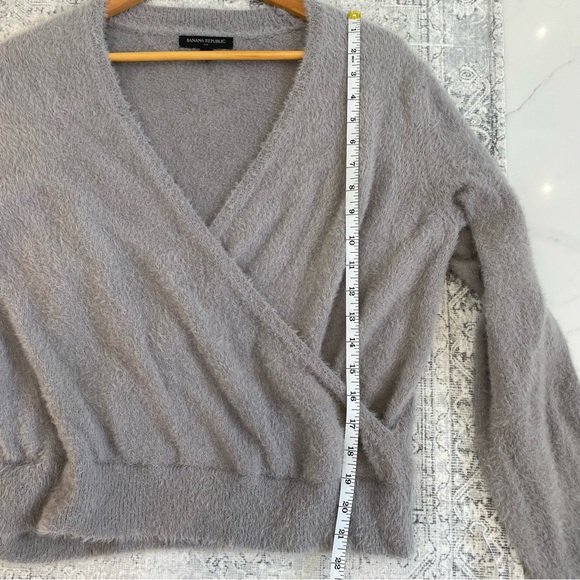 Banana Republic grey top - Picture 6 of 8